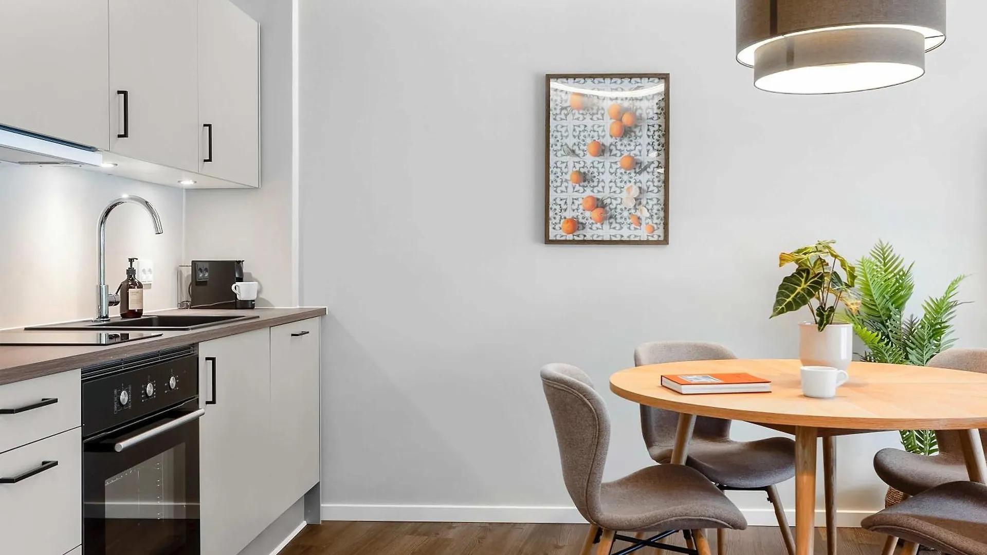 Midtown Home オールフス アパート