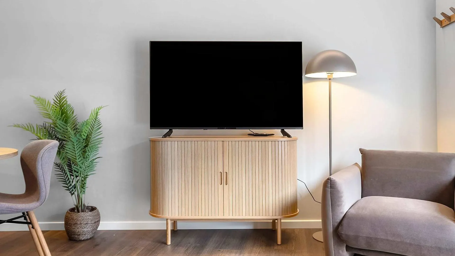 アパート Midtown Home オールフス デンマーク